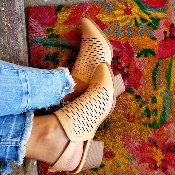 🆕️//The Charlie// Distressed cutout bootie - Picture 4 of 8